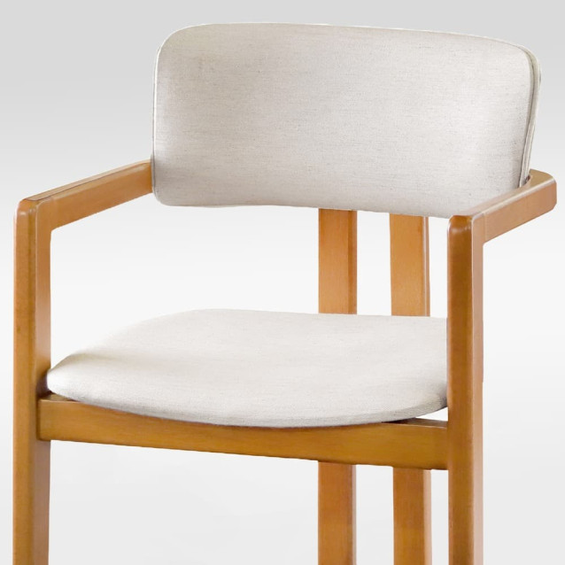 Cadeira Conforto com Braço em Madeira Maciça e Encosto Ergonômico